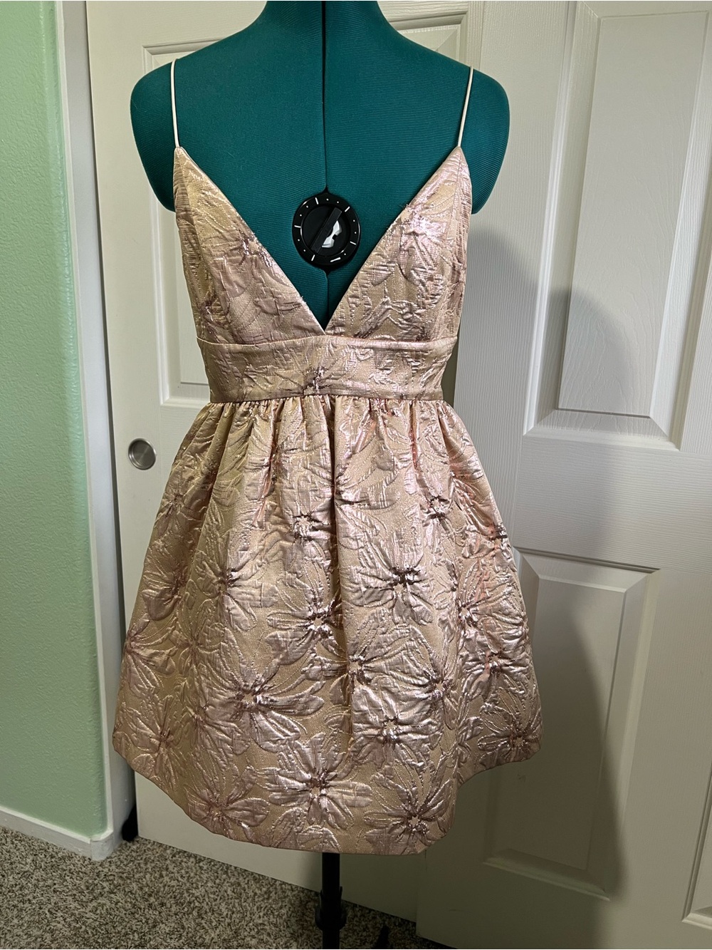 Alice + Olivia foley rose gold floral jacquard mini dress sz 6
